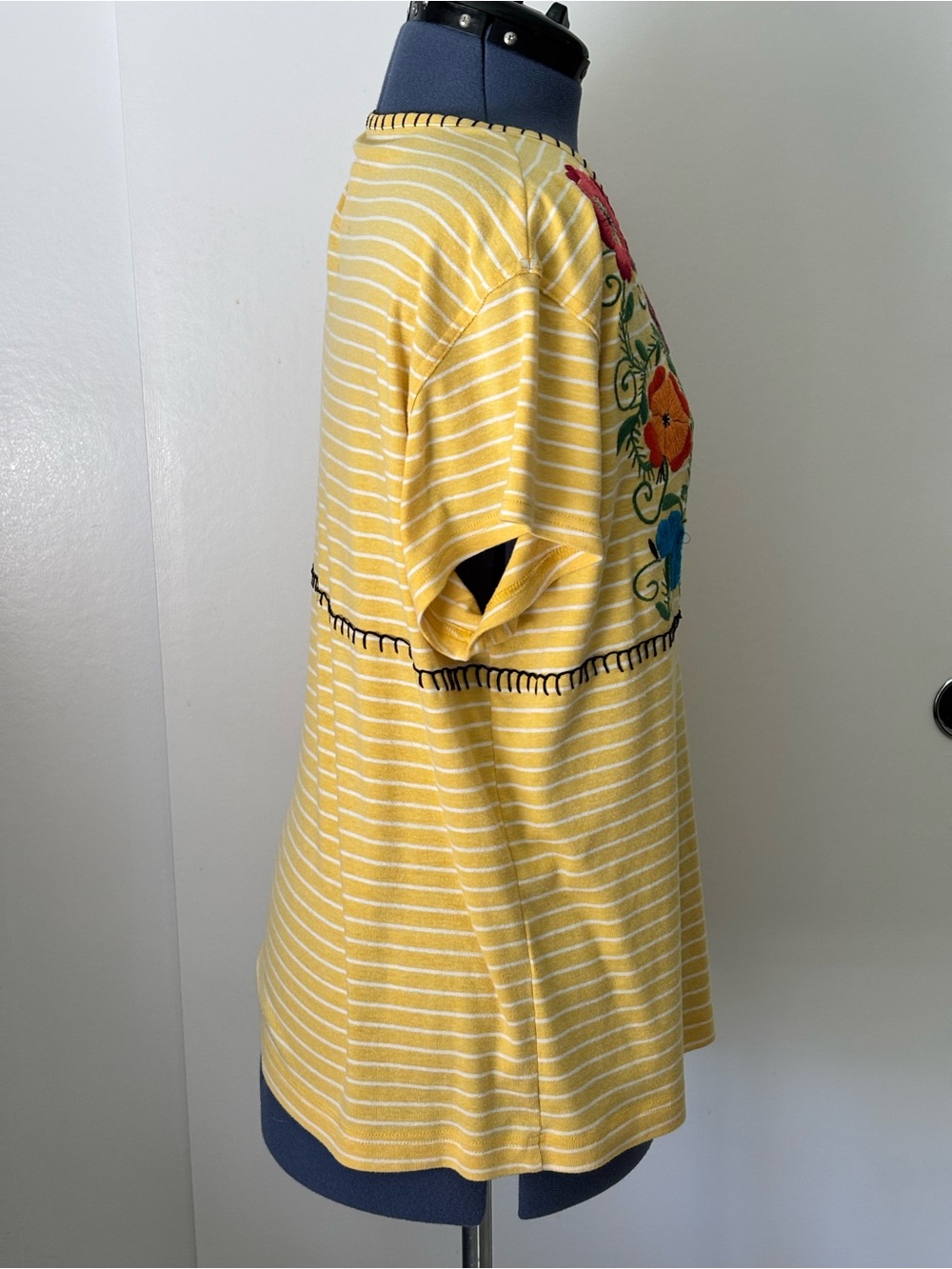 Double D Ranch Yellow Embroidered Top - Picture 4 of 8
